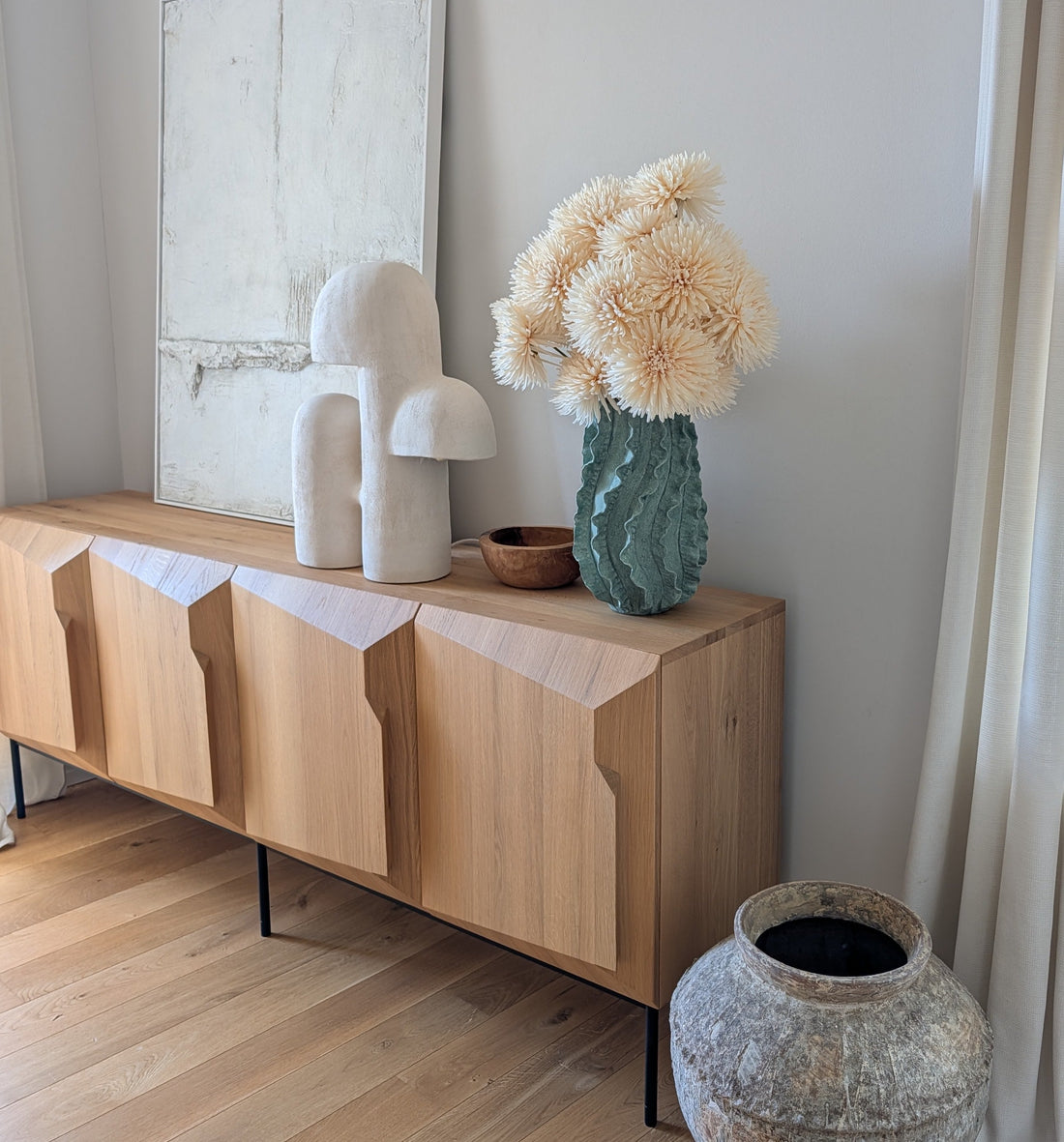 Wie du Kunstblumen und Vase perfekt kombinierst