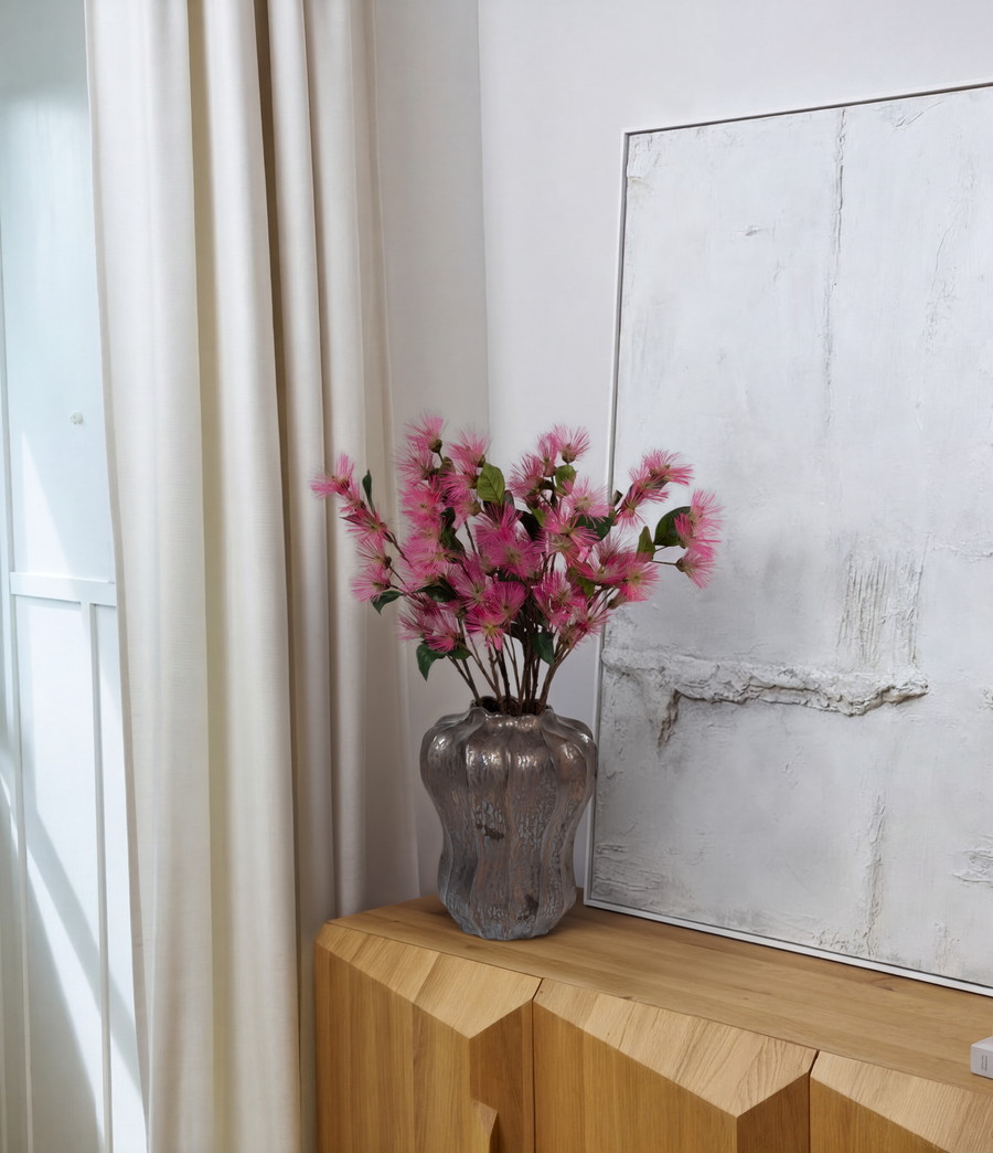 LookPinkflowerbedroomsideboard.png