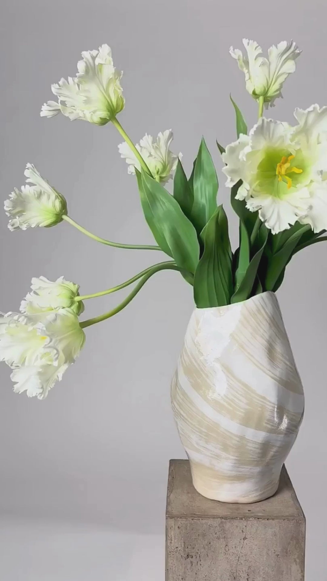 Charger la vidéo : Tulipe perroquet 71 cm 1 pièce - fleur artificielle