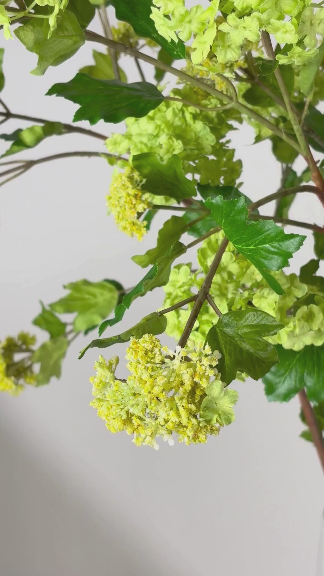 Load video: Snowball 100 cm 1 pc. - Artificial Flower